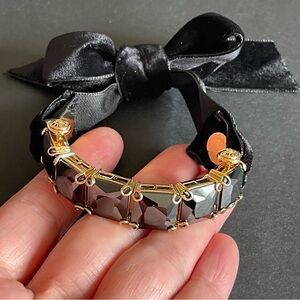 Henri Bendel sq jet black crystal stretch bracelet with bow band.